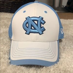 NORTH CAROLINA TAR HEELS FITTED HAT